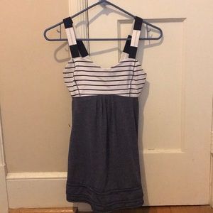 Lululemon top size 6
